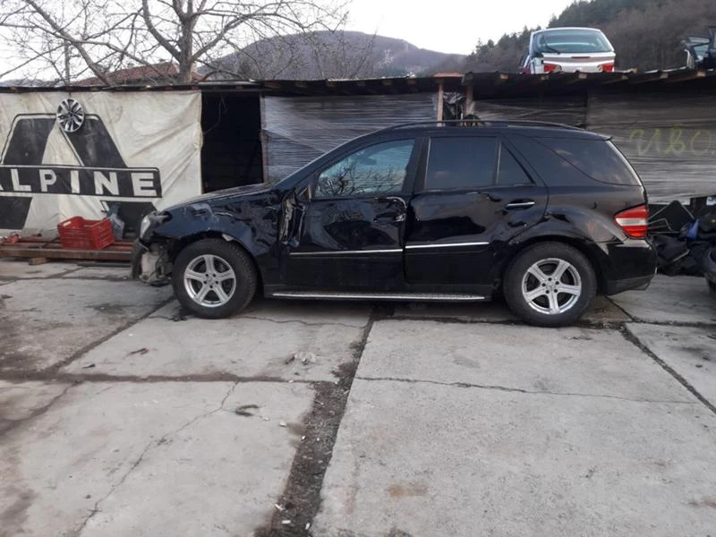 Mercedes-Benz ML 320 7 G-tronic, снимка 3 - Автомобили и джипове - 24491337