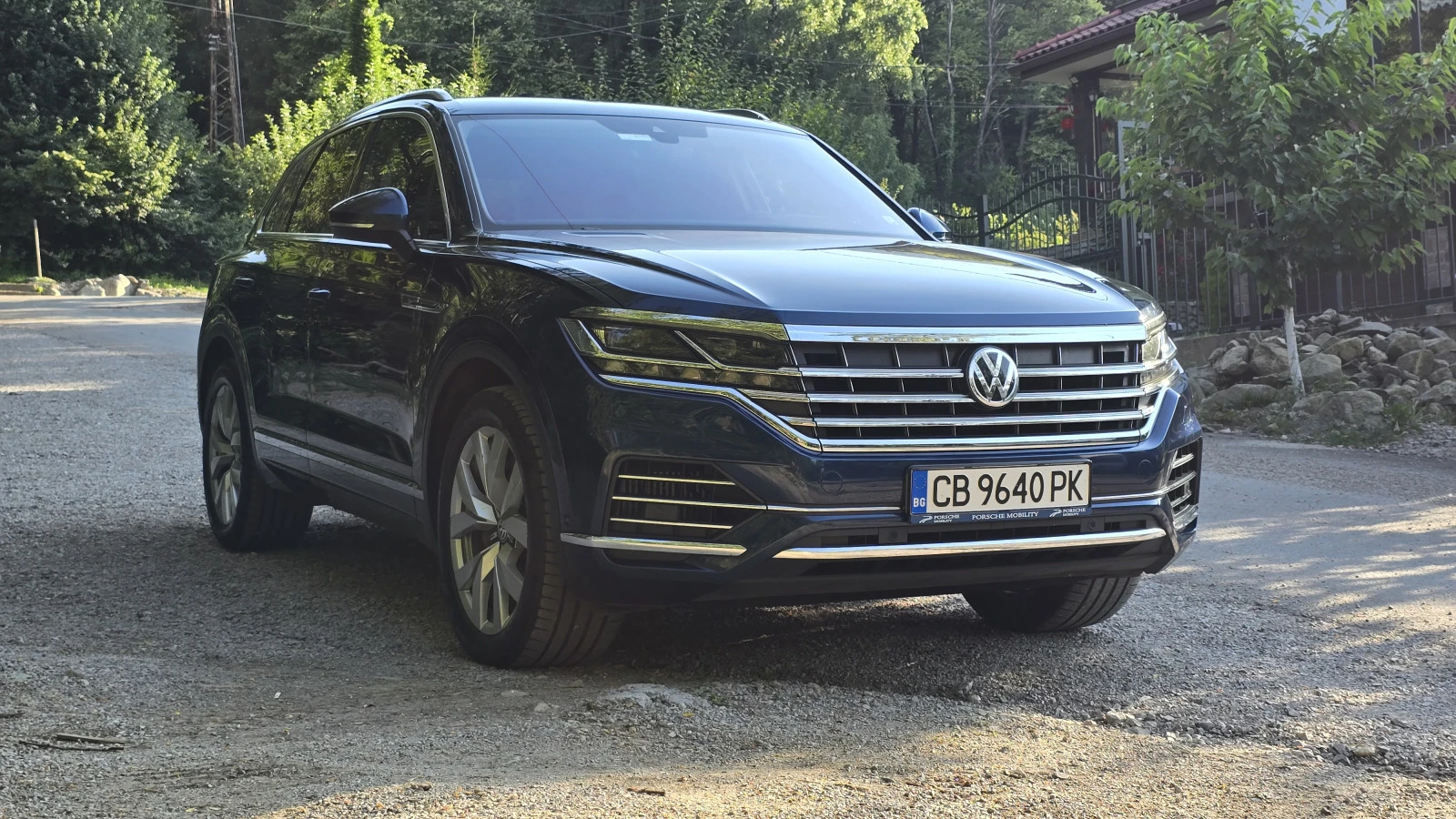 VW Touareg Elegance 3.0V6 TSI 78000 km в гаранция - изображение 2