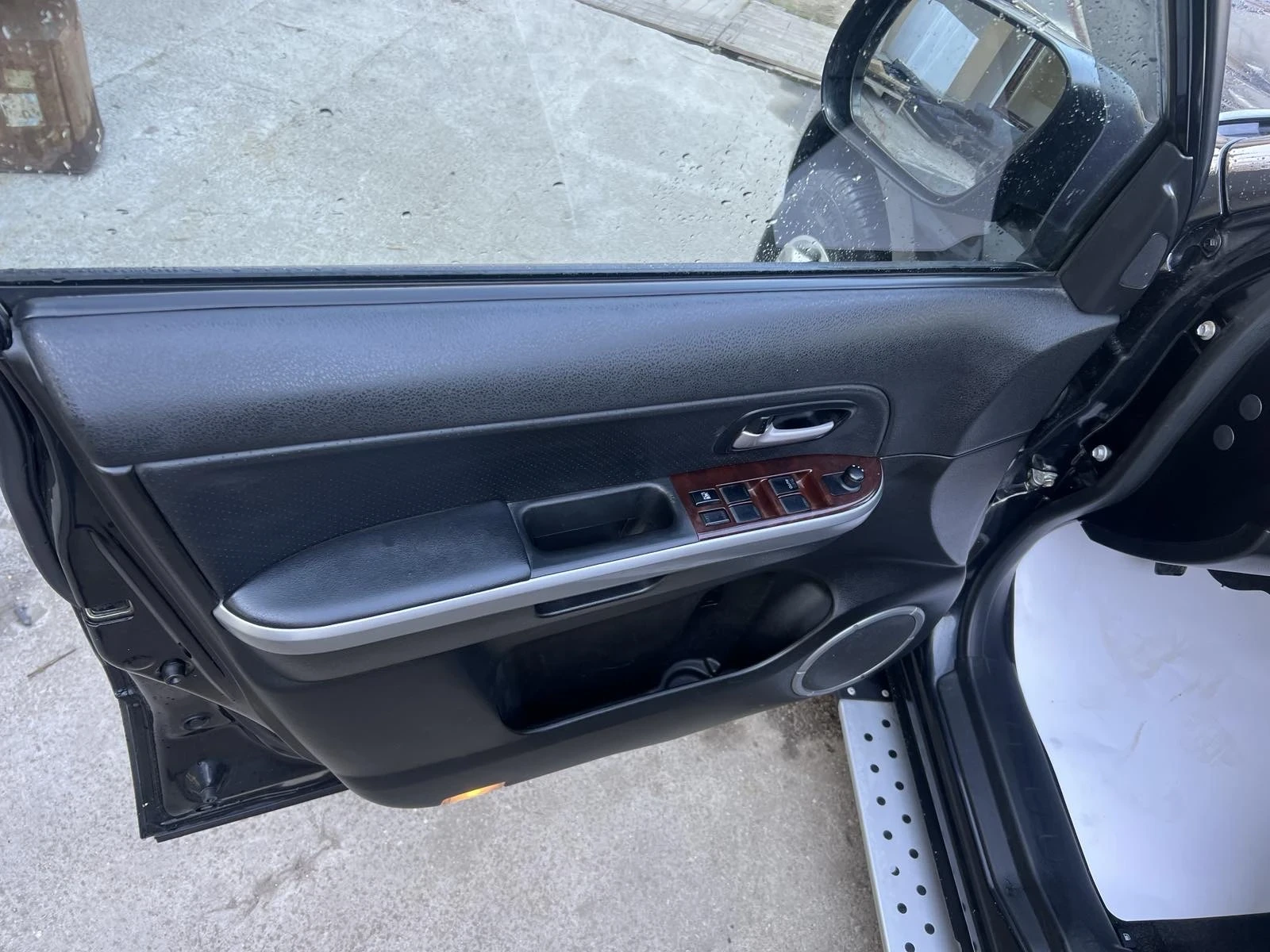 Suzuki Grand vitara  XENON* KEYLESS* NAVI - изображение 10