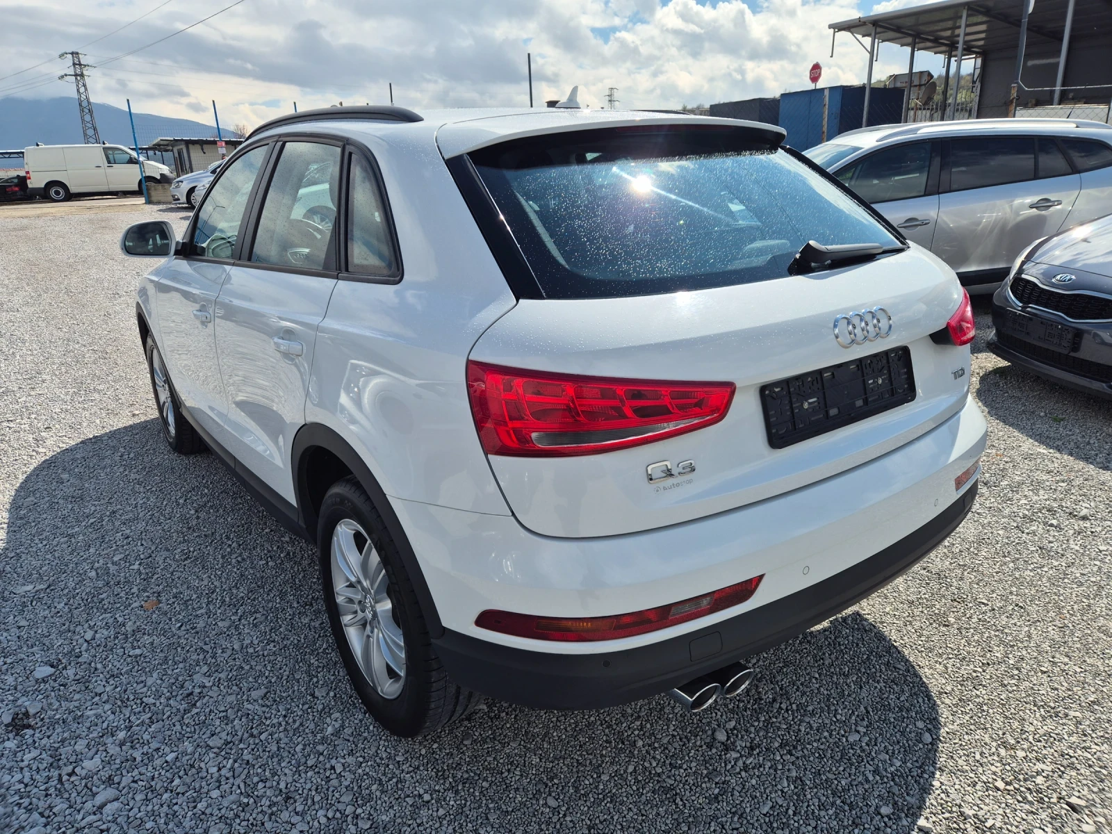 Audi Q3 2.0 TDI, снимка 4 - Автомобили и джипове - 54169155