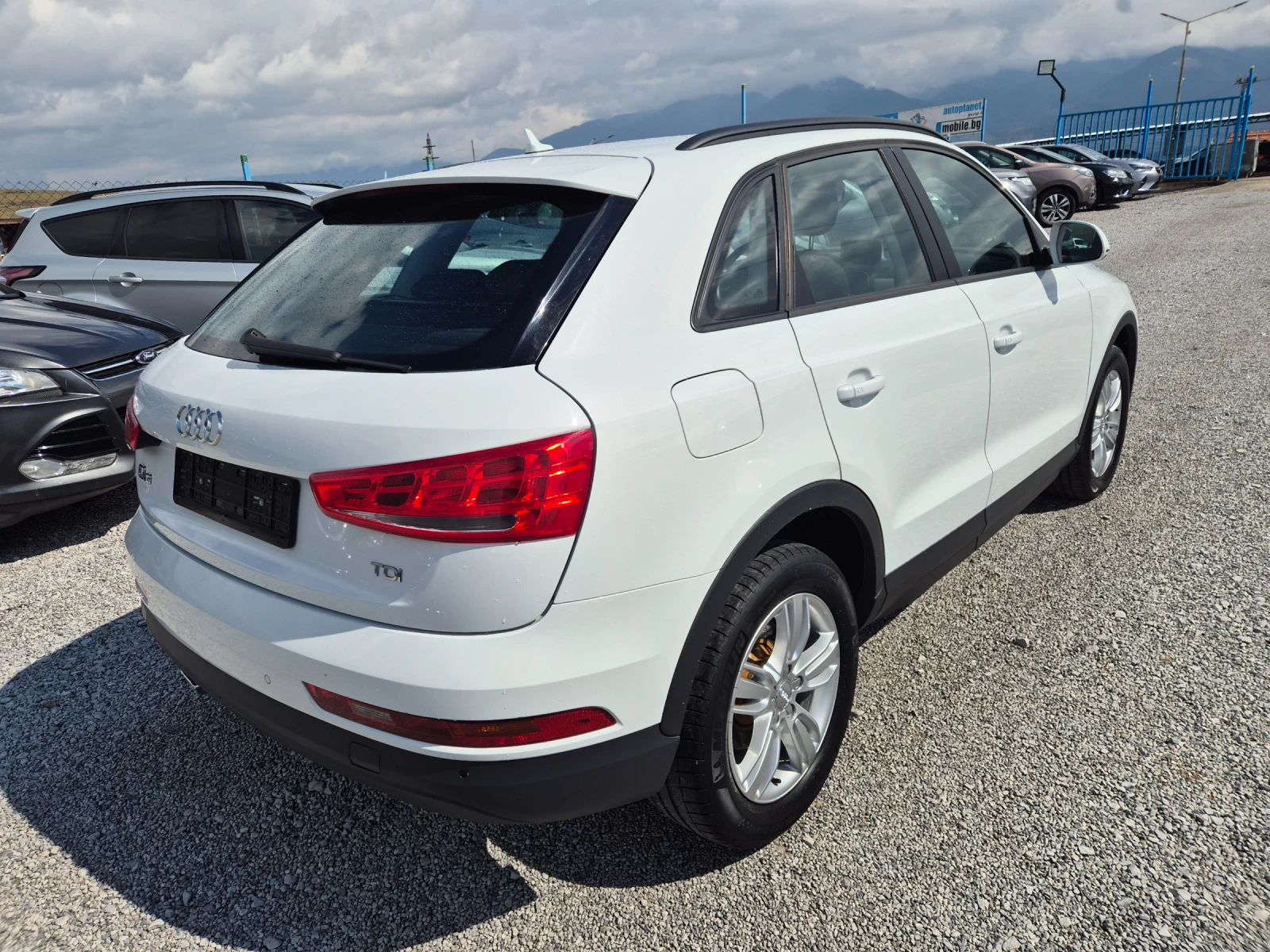 Audi Q3 2.0 TDI, снимка 6 - Автомобили и джипове - 54169155