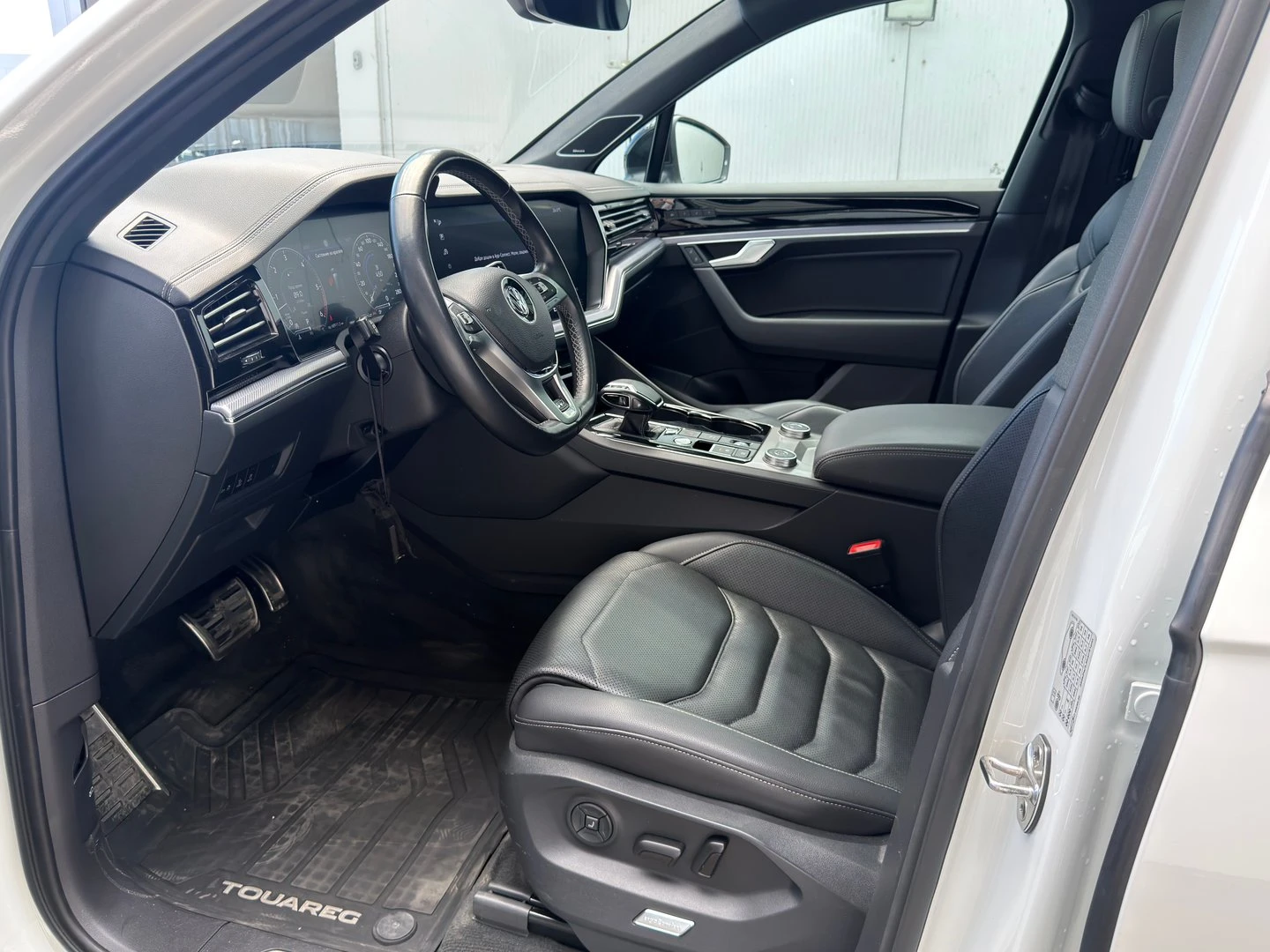 VW Touareg, снимка 4 - Автомобили и джипове - 56421129