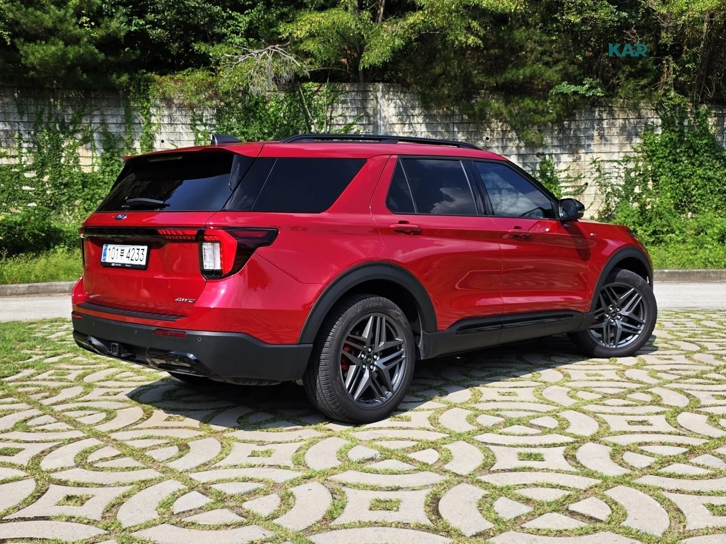 Ford Explorer 2.3 ST-Line 4x4* 360* МАСАЖИ* НАВИ* ПАНО, снимка 2 - Автомобили и джипове - 55886154