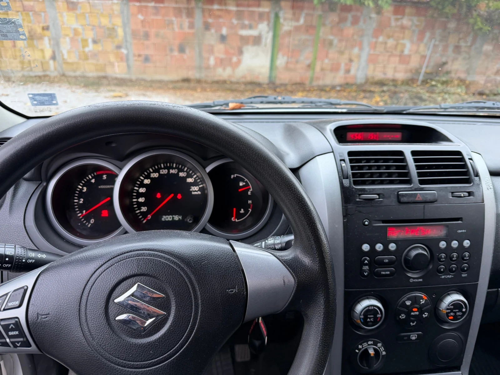 Suzuki Grand vitara 1.9 Dizel 4X4, снимка 10 - Автомобили и джипове - 56464332