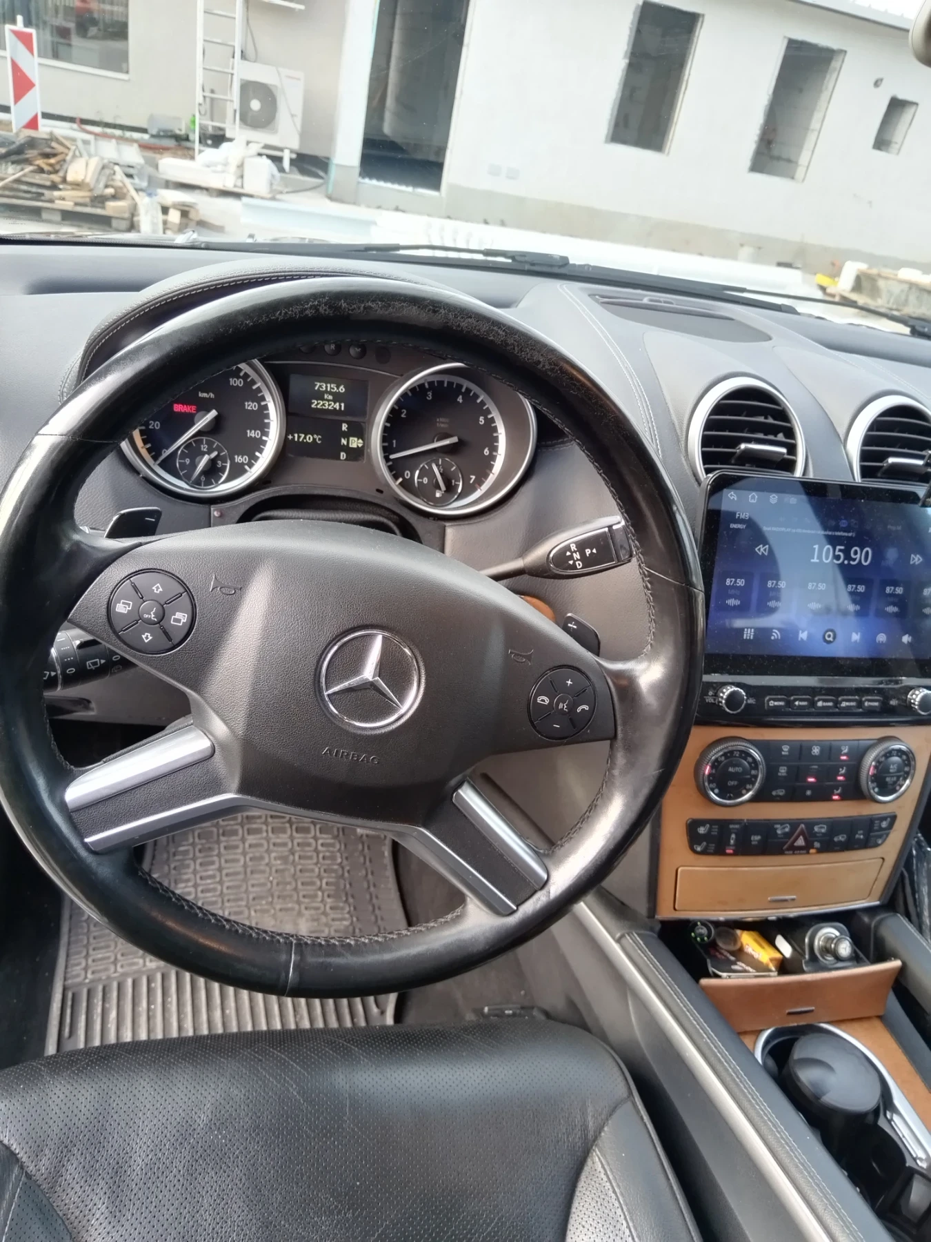 Mercedes-Benz GL 550, снимка 10 - Автомобили и джипове - 56745489