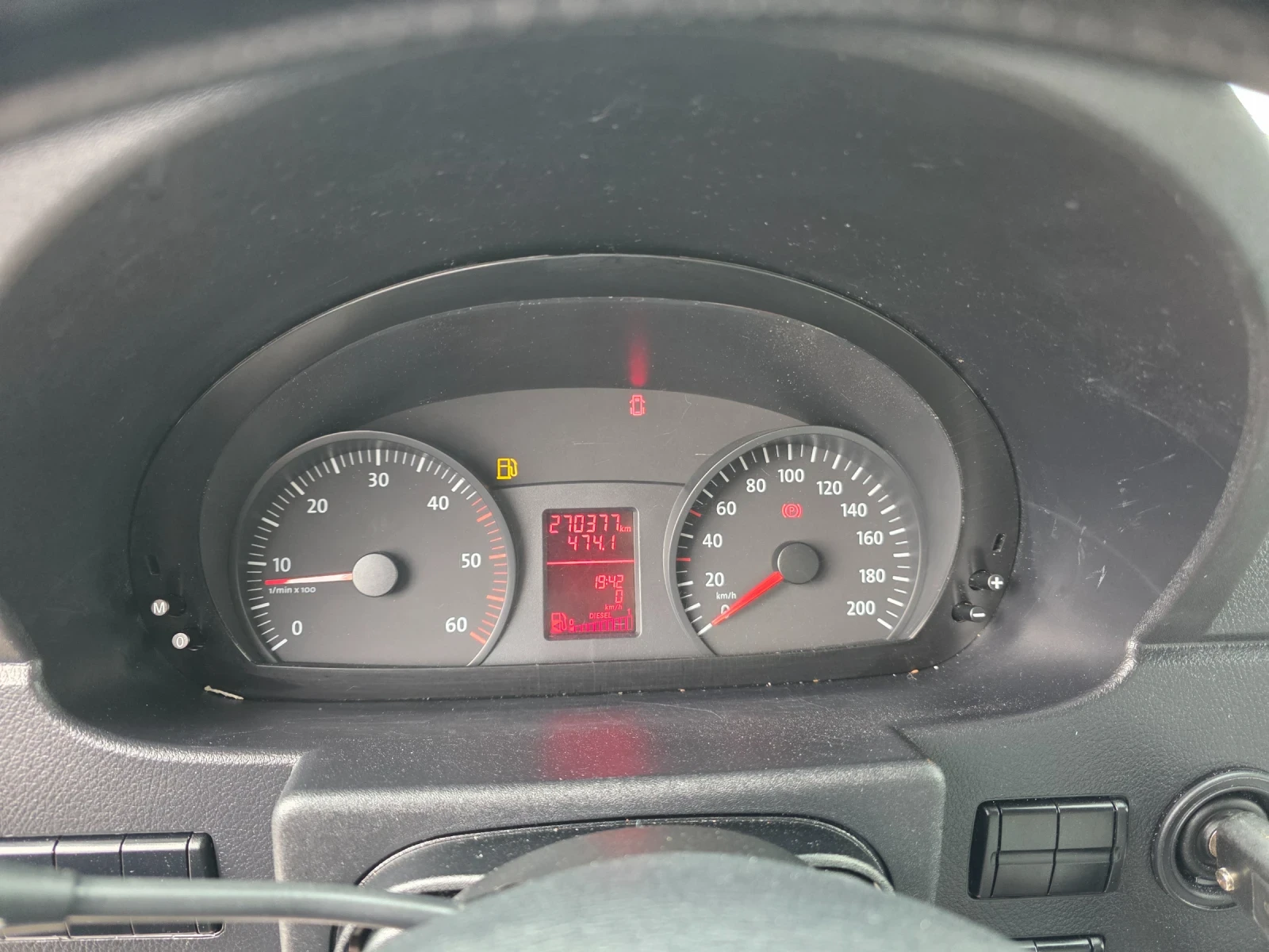 VW Crafter 2.5tdi  Климатроник Автопилот, снимка 16 - Бусове и автобуси - 54236936