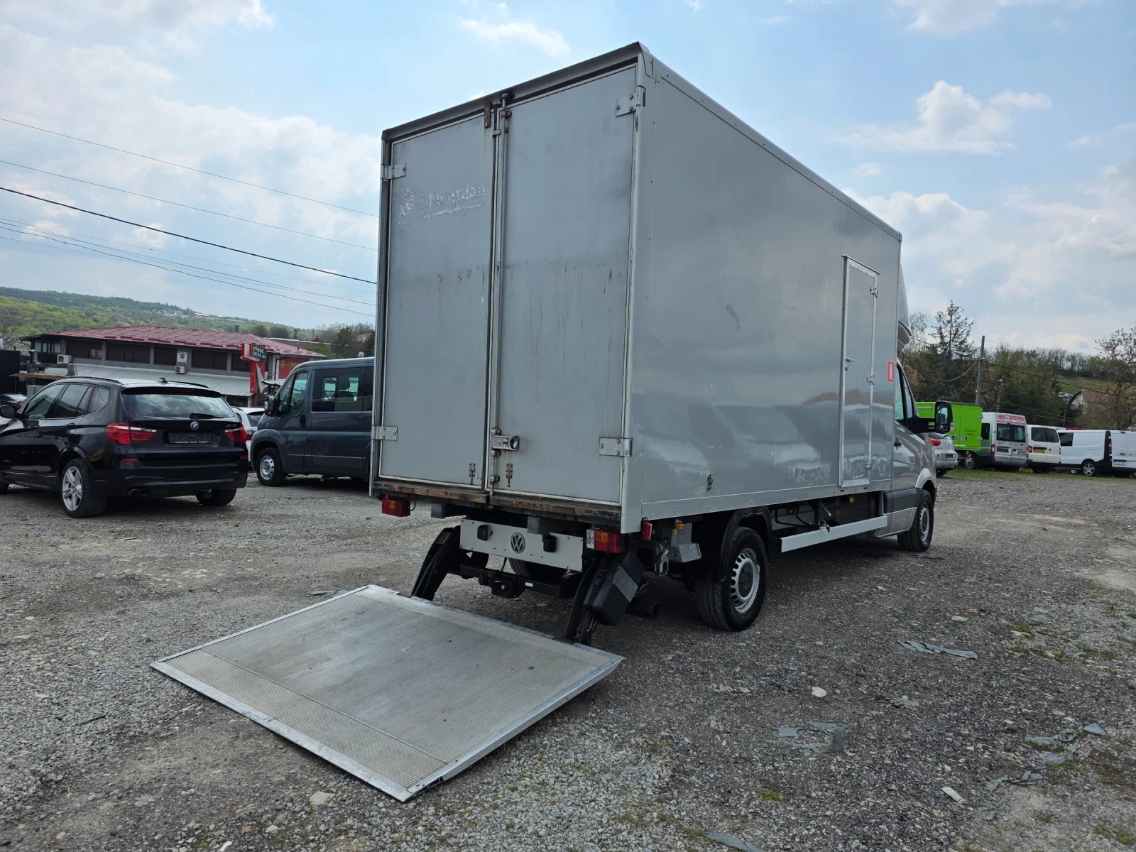 VW Crafter 2.5tdi  Климатроник Автопилот, снимка 7 - Бусове и автобуси - 54236936
