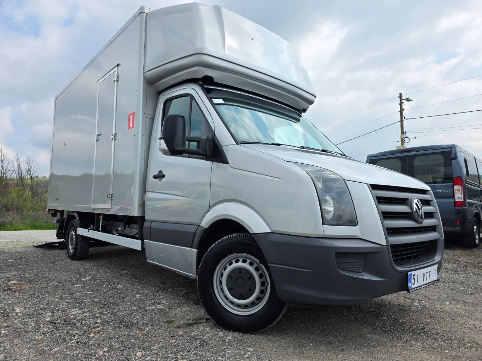 VW Crafter 2.5tdi  Климатроник Автопилот, снимка 3 - Бусове и автобуси - 54236936