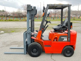 Мотокар Nissan Безплатен Транспорт / Като Нов!!!, снимка 2