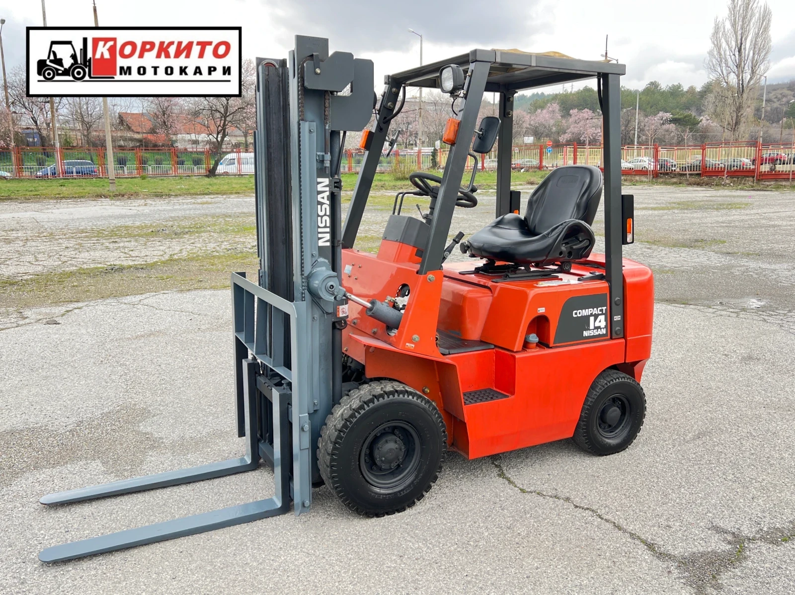 Мотокар Nissan Безплатен Транспорт / Като Нов!!!, снимка 1