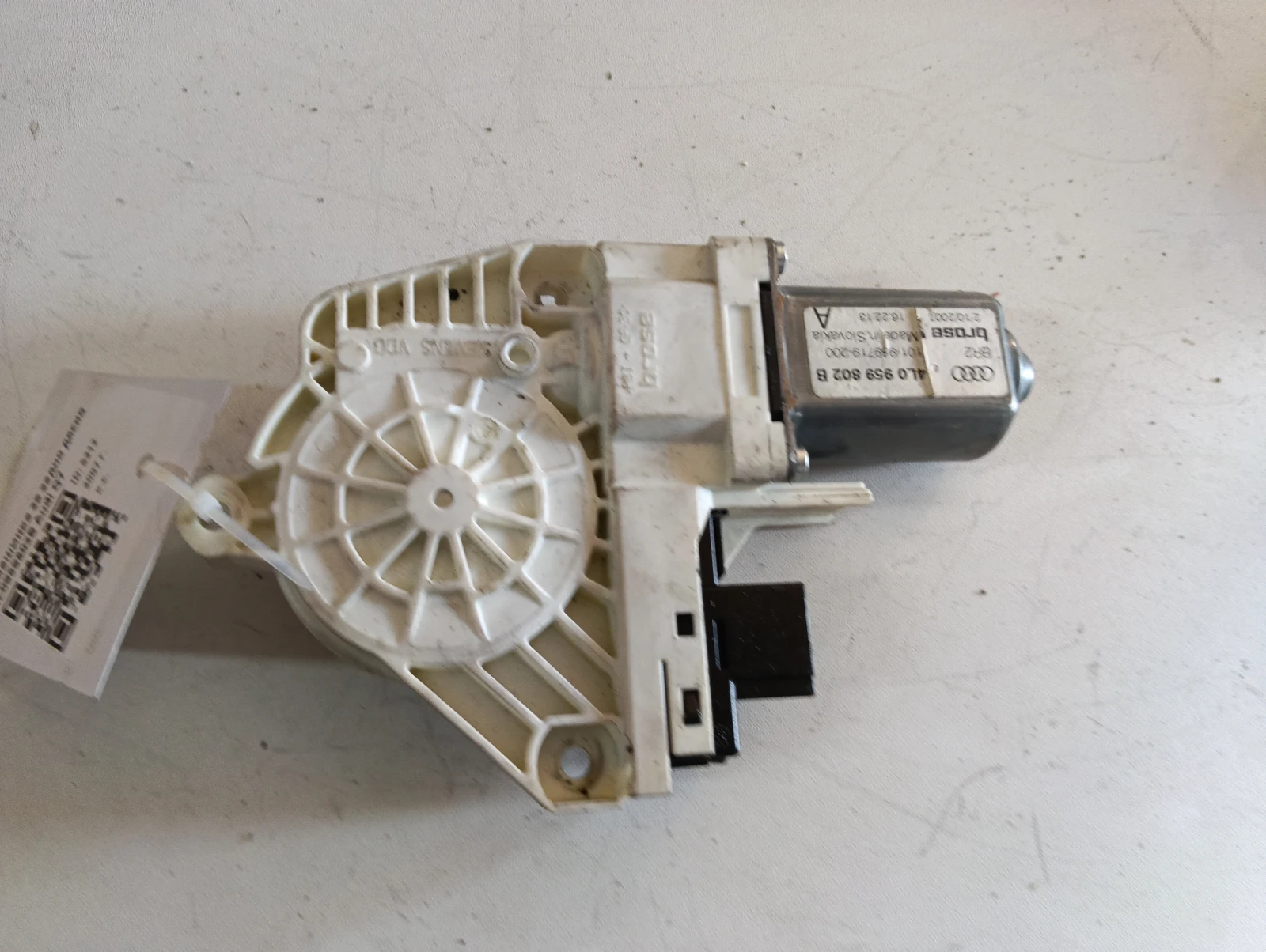 ел.машинка за задно дясно 4L0959802B Audi Q7