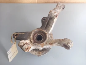 Шенкел главина преден десен Мазда Примаси 2.0д 