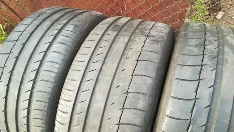 Гуми Летни 245/40R18, снимка 3 - Гуми и джанти - 26187276