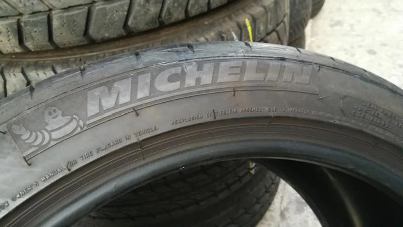 Гуми Летни 245/40R18, снимка 4 - Гуми и джанти - 26187276