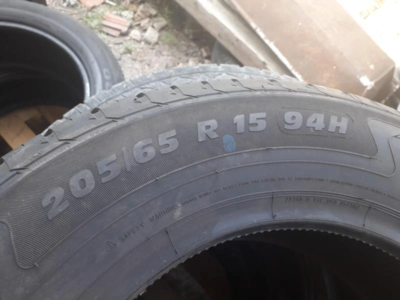 Гуми Летни 205/65R15, снимка 4 - Гуми и джанти - 26430785