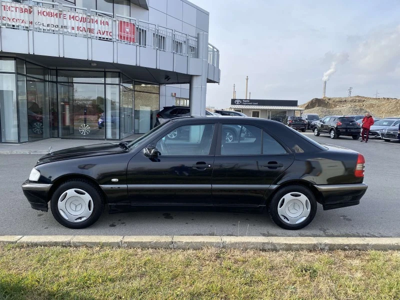 Mercedes-Benz C 220 D, снимка 4 - Автомобили и джипове - 39073644