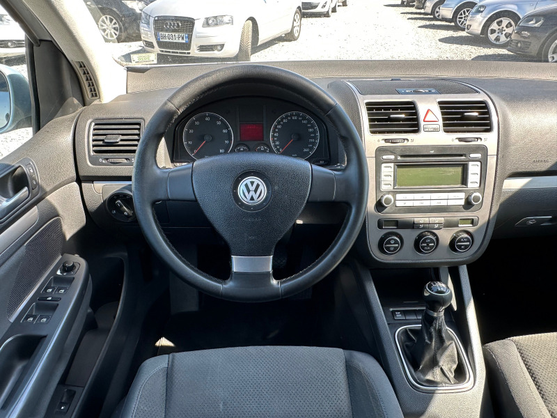 VW Golf 1.6 I EVRO 4, снимка 8 - Автомобили и джипове - 42218627
