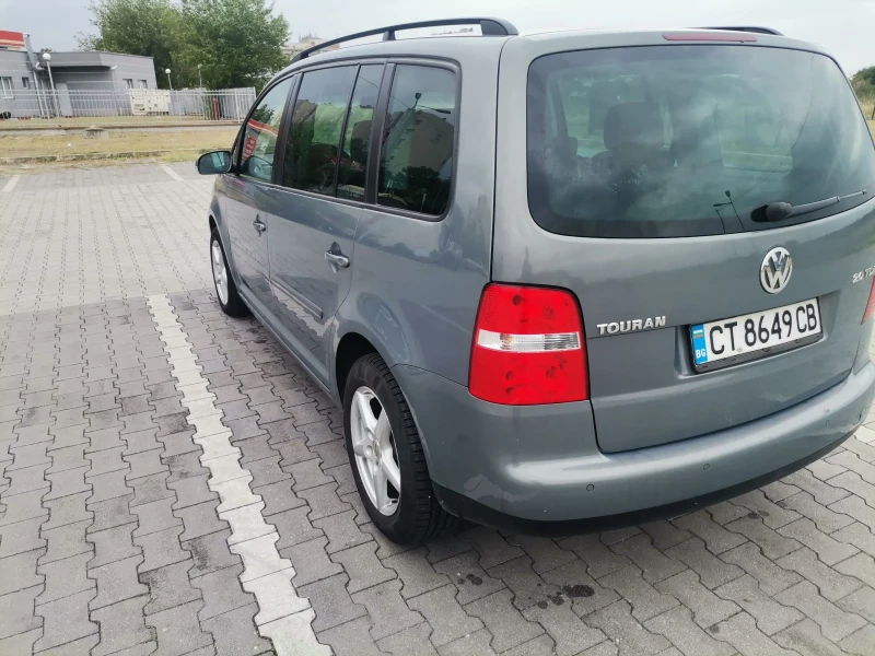 VW Touran 2.0TDI 140к.с. 7 места, снимка 7 - Автомобили и джипове - 48364944