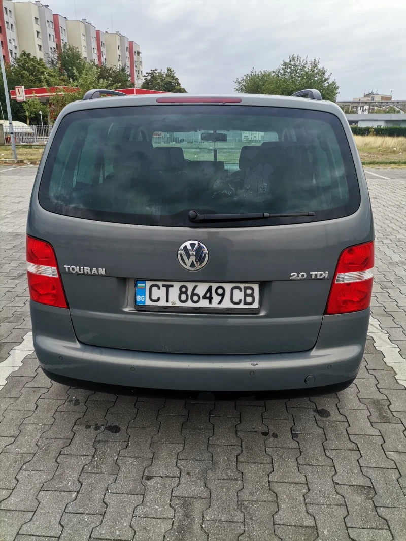 VW Touran 2.0TDI 140к.с. 7 места, снимка 6 - Автомобили и джипове - 48364944