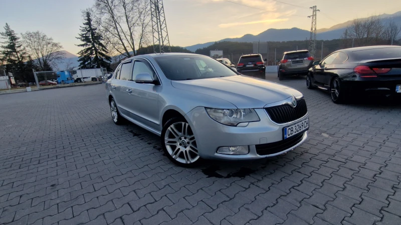 Skoda Superb ЛИЗИГ, снимка 3 - Автомобили и джипове - 48631416