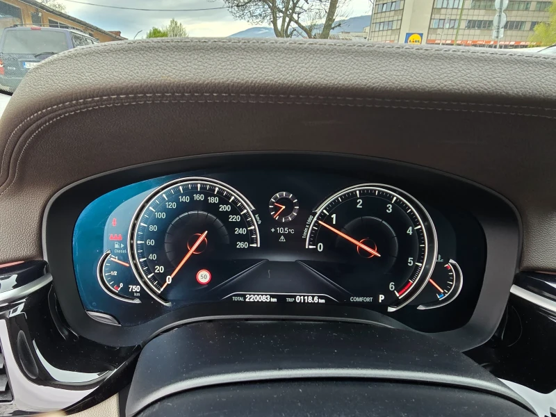 BMW 530 Head up!Панорама!Luxury Line!, снимка 8 - Автомобили и джипове - 52895723