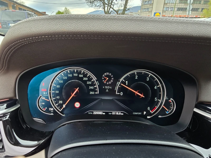 BMW 530 Head up!Панорама!Luxury Line!, снимка 10 - Автомобили и джипове - 51939945