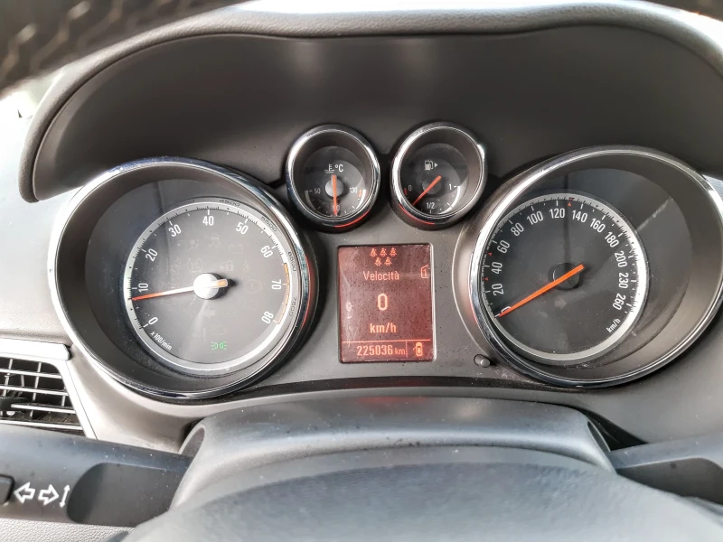 Opel Zafira  1.6 - 150, снимка 11 - Автомобили и джипове - 52084795