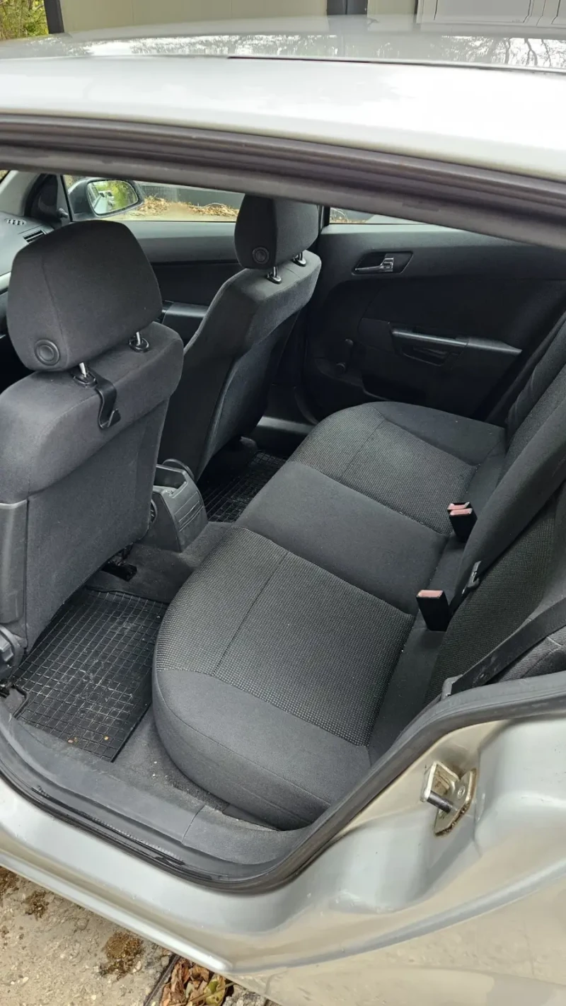 Opel Astra H, 1.4 LPG Каско, снимка 9 - Автомобили и джипове - 52332478