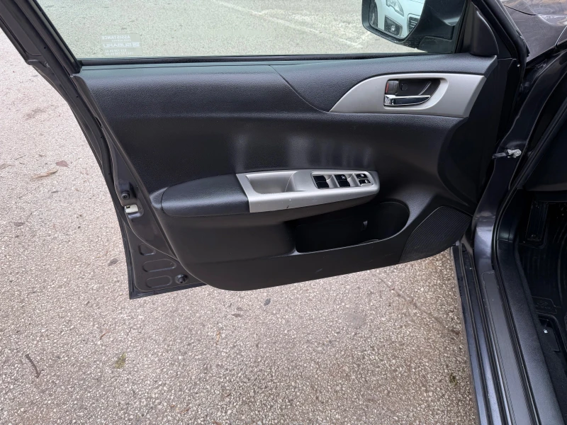 Subaru Impreza 2.0 COMFORT 4x4, снимка 8 - Автомобили и джипове - 52673510