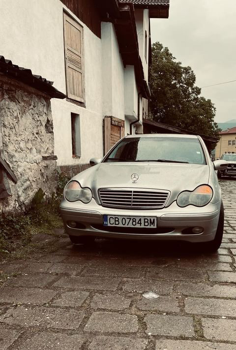 Mercedes-Benz C 240, снимка 1 - Автомобили и джипове - 46129190