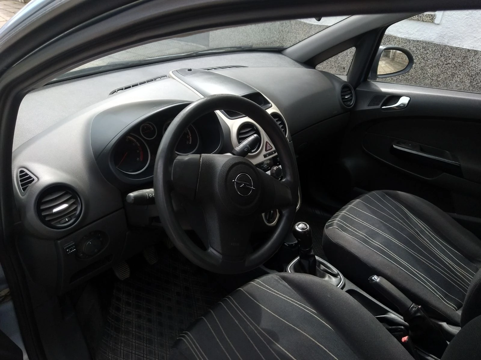 Opel Corsa 1.2i - изображение 3