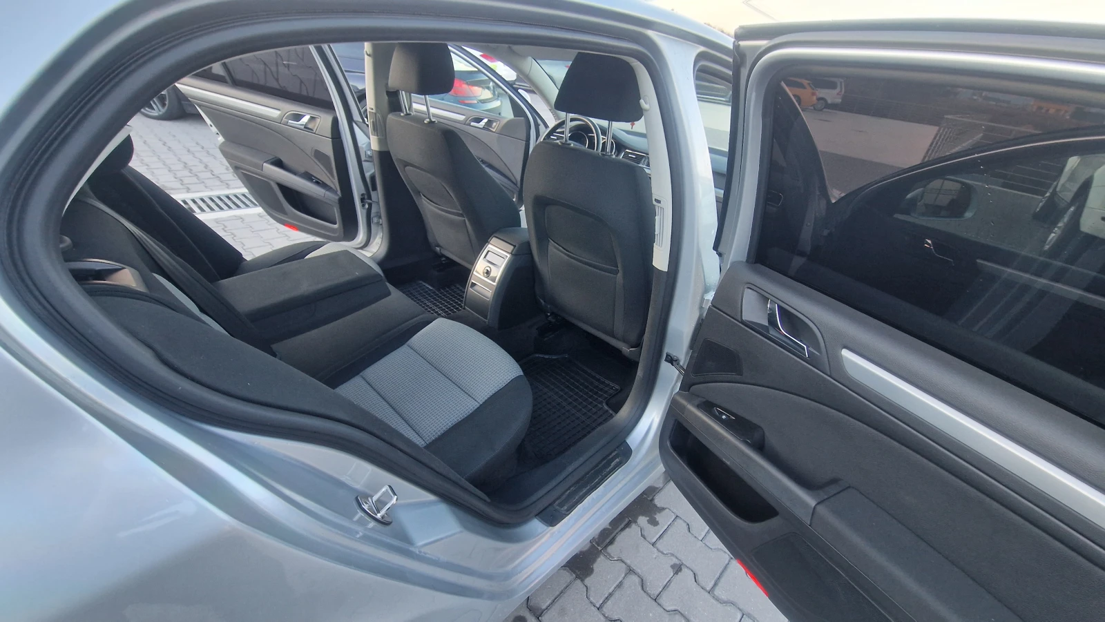 Skoda Superb ЛИЗИГ | Mobile.bg — изображение 12
