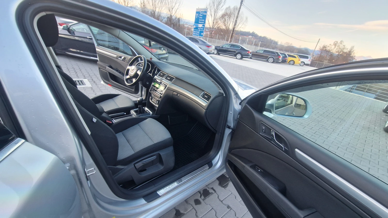 Skoda Superb ЛИЗИГ | Mobile.bg — изображение 11