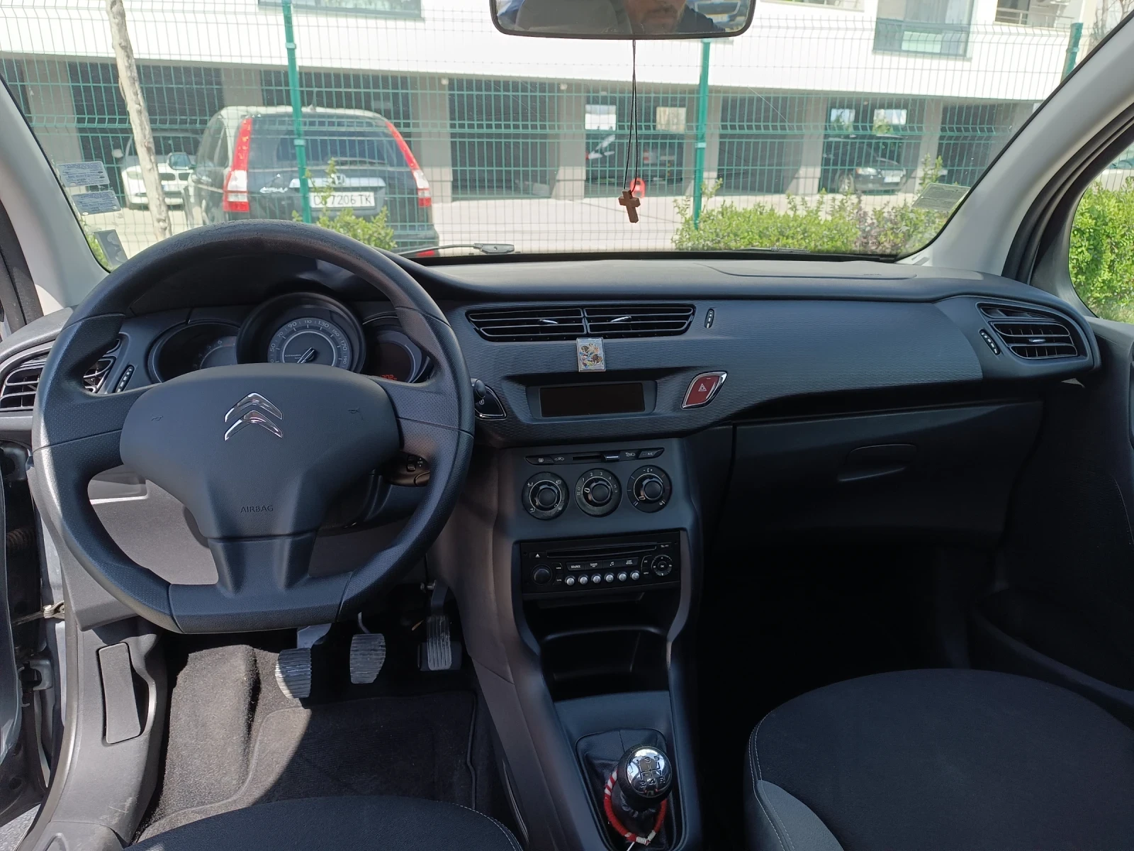 Citroen C3 1.1 i 67 000 км. - изображение 9