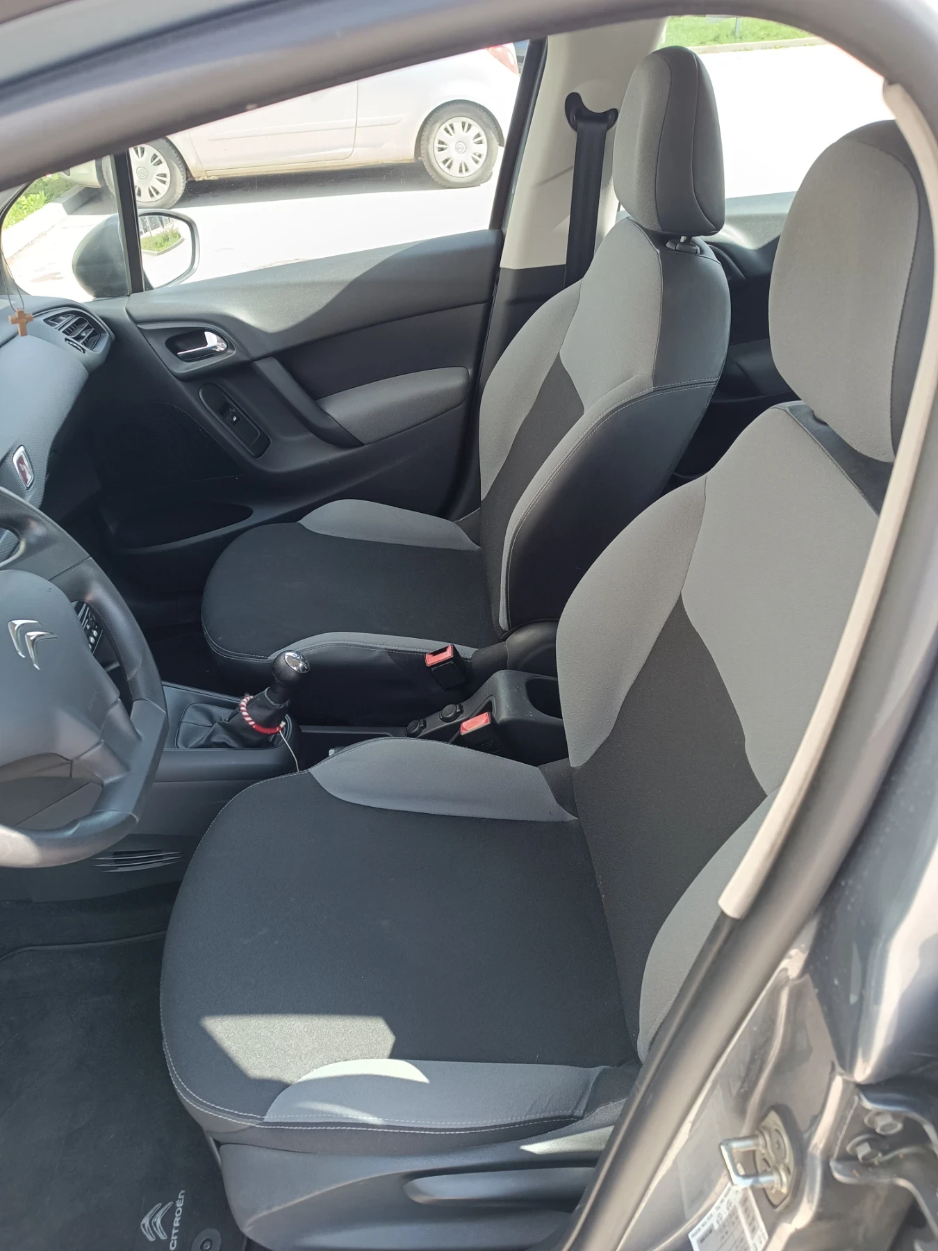 Citroen C3 1.1 i 67 000 км. - изображение 7