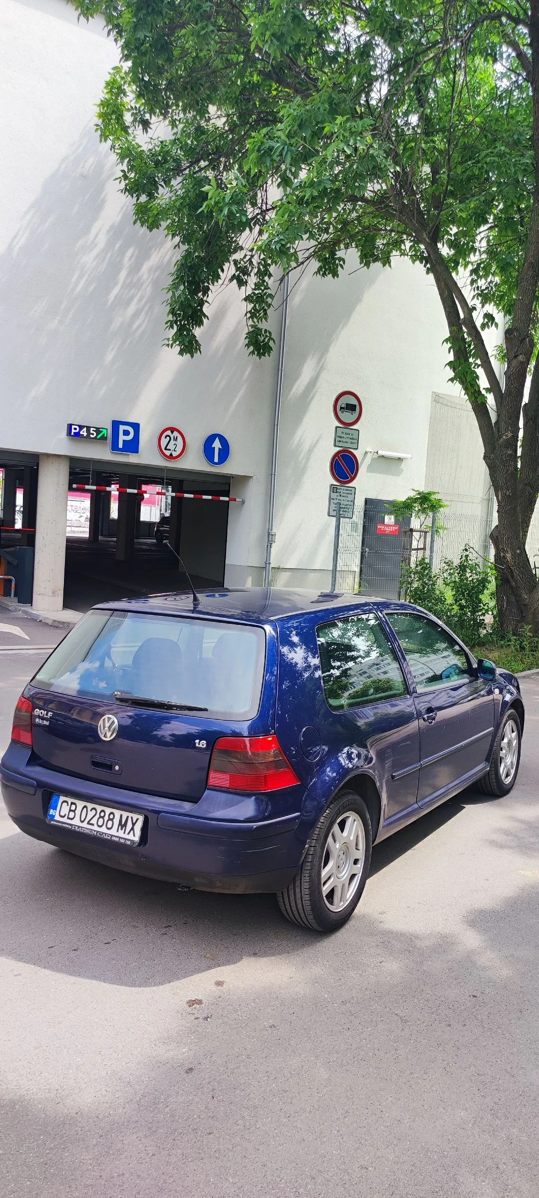 VW Golf 1.6i климатик Еко4 - изображение 3