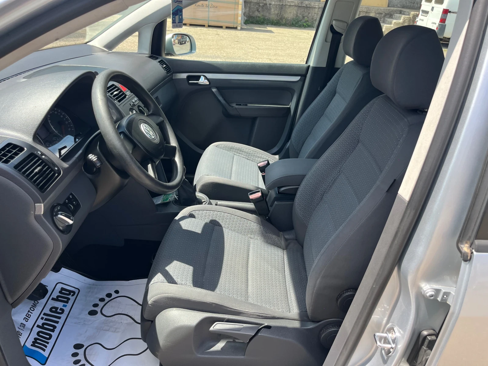 VW Touran 2.0TDI клима, 6 скорости - изображение 10