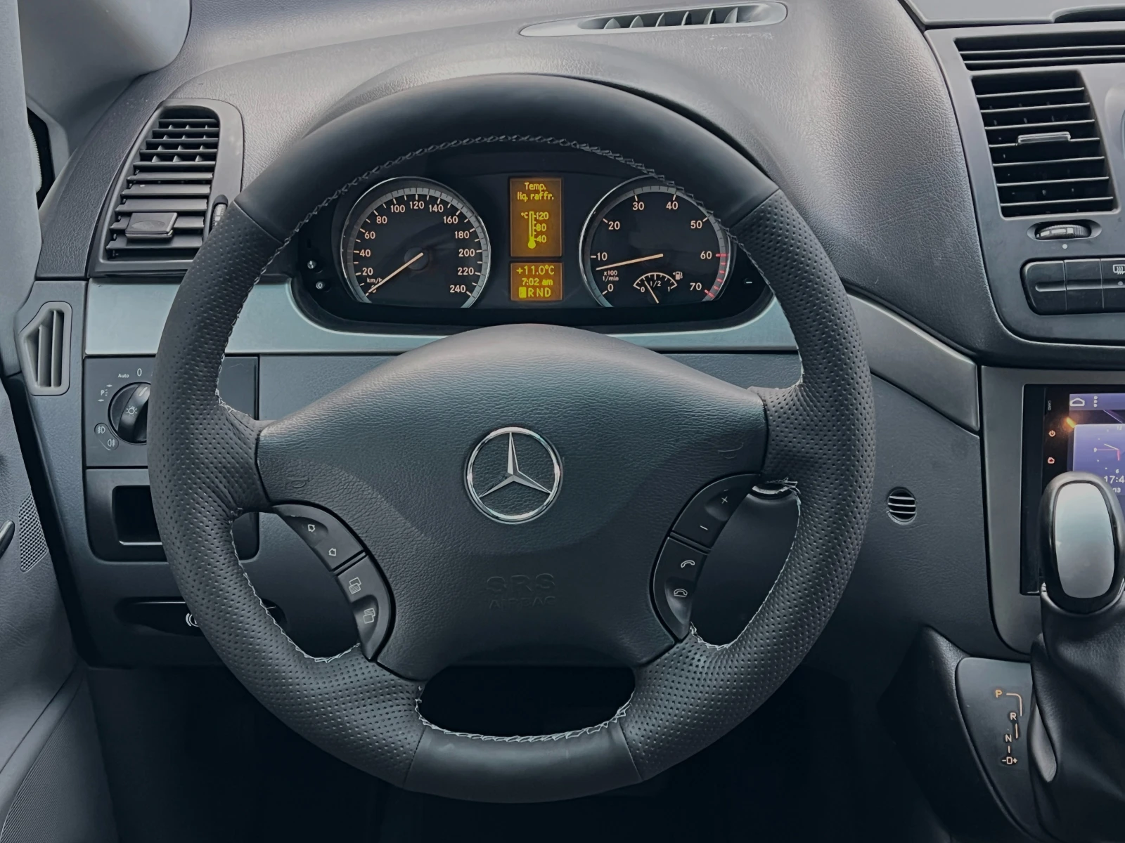 Mercedes-Benz Viano 3.5i 258к.с. Газов инжекцион Автоматик 8м Лукс - изображение 9