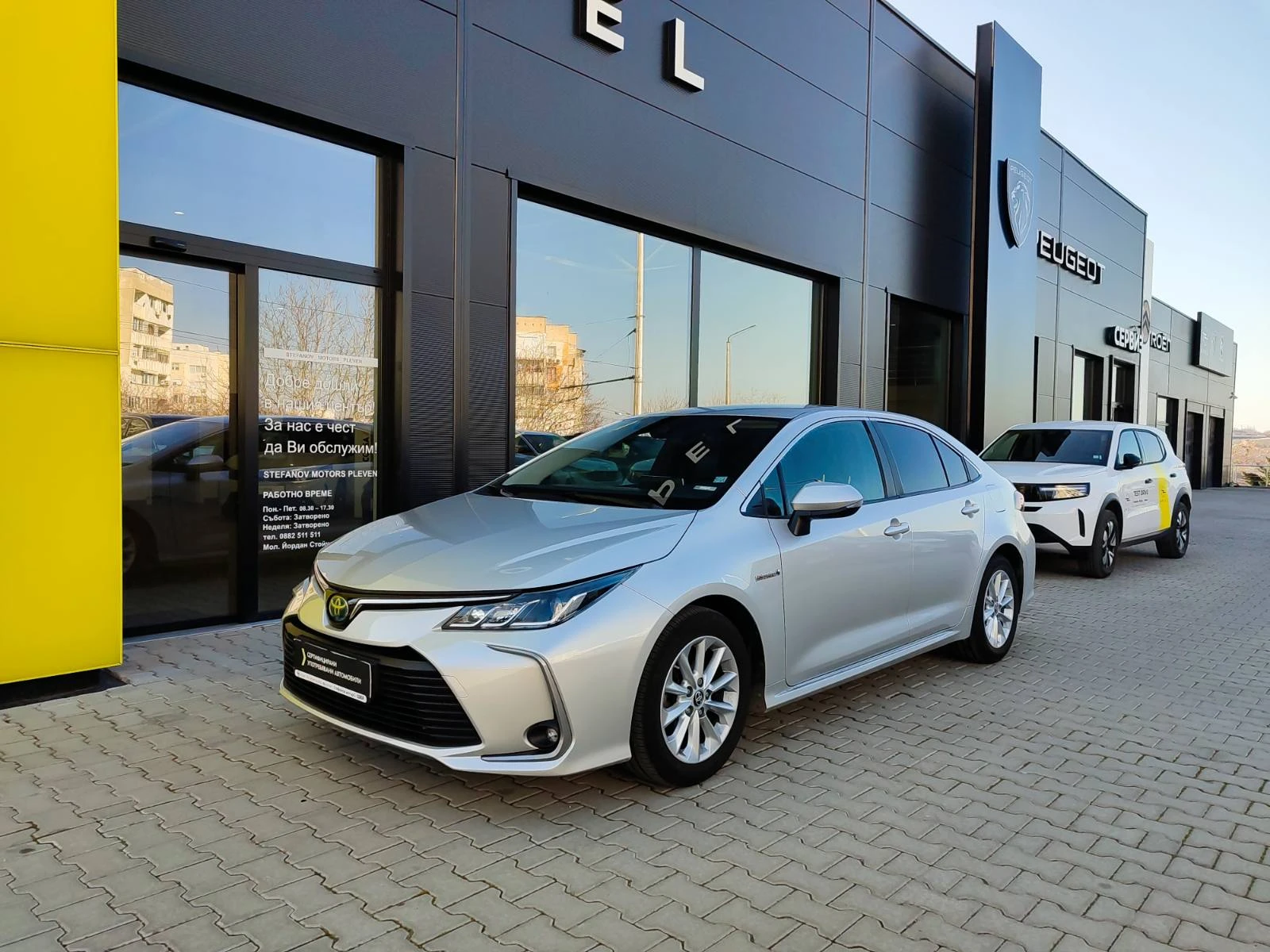 Toyota Corolla Executive 1.8 Hybrid (122hp) AT, снимка 3 - Автомобили и джипове - 53154449