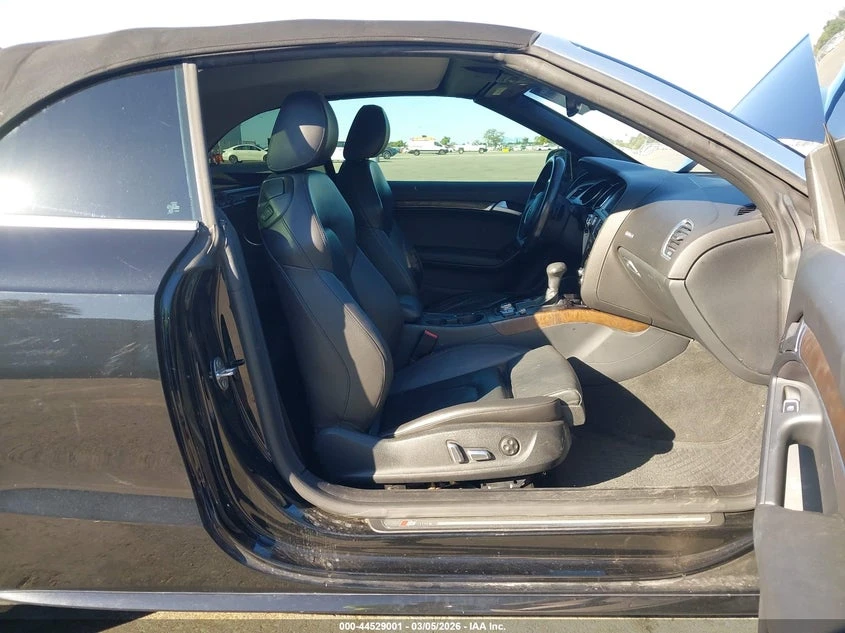 Audi A5 2.0l 2.0T Premium, снимка 5 - Автомобили и джипове - 53936856