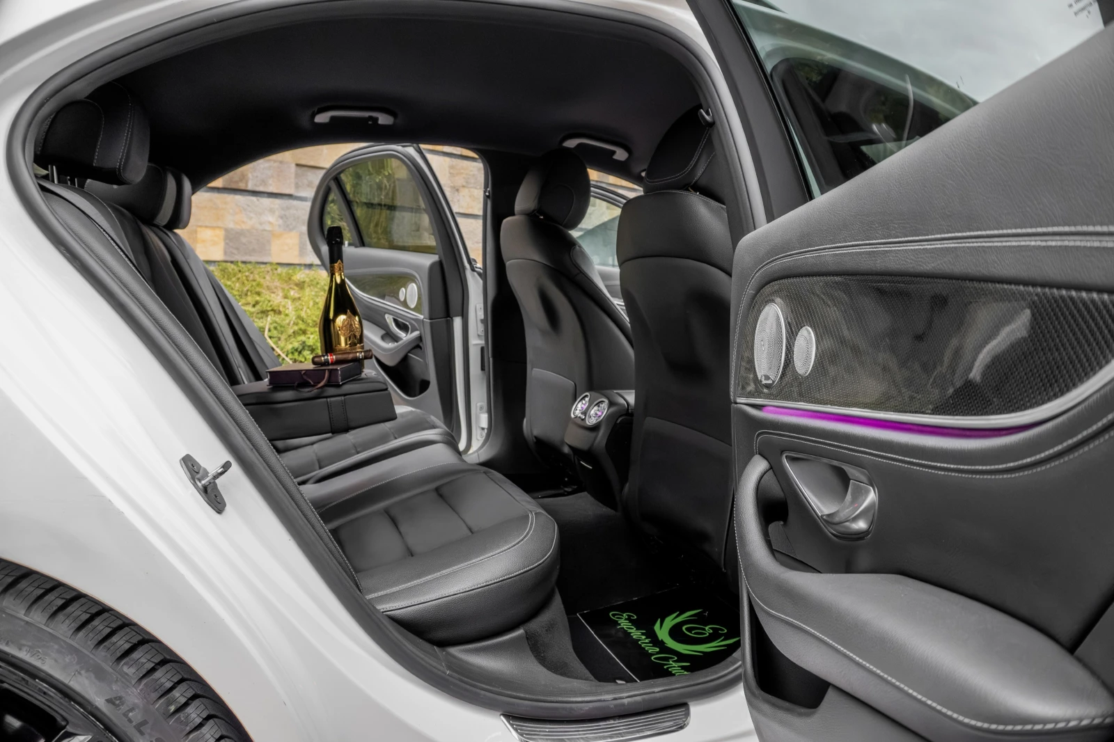 Mercedes-Benz E 350 d* BRABUS LIMITED* RED CUT* CARBON* 9G-TRONIC* FUL, снимка 12 - Автомобили и джипове - 53941215