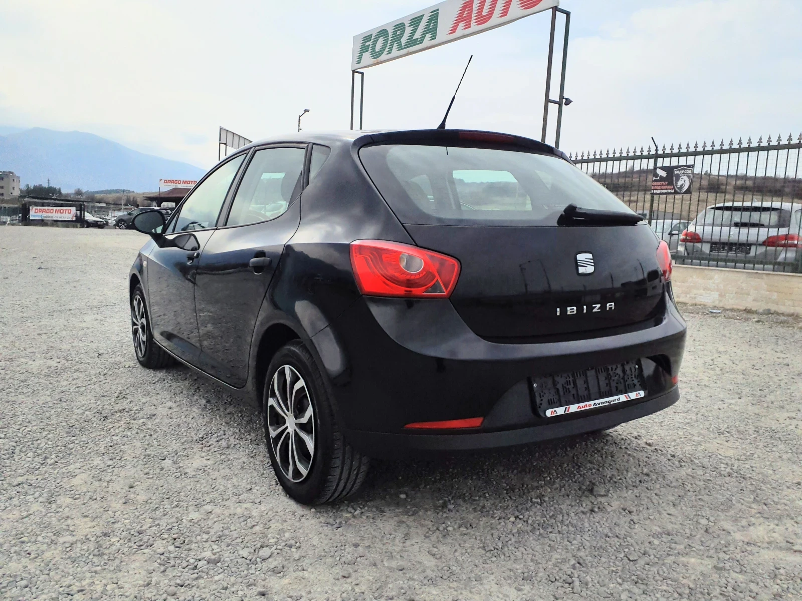 Seat Ibiza 1.2TDI NEW LINE , снимка 3 - Автомобили и джипове - 53978756