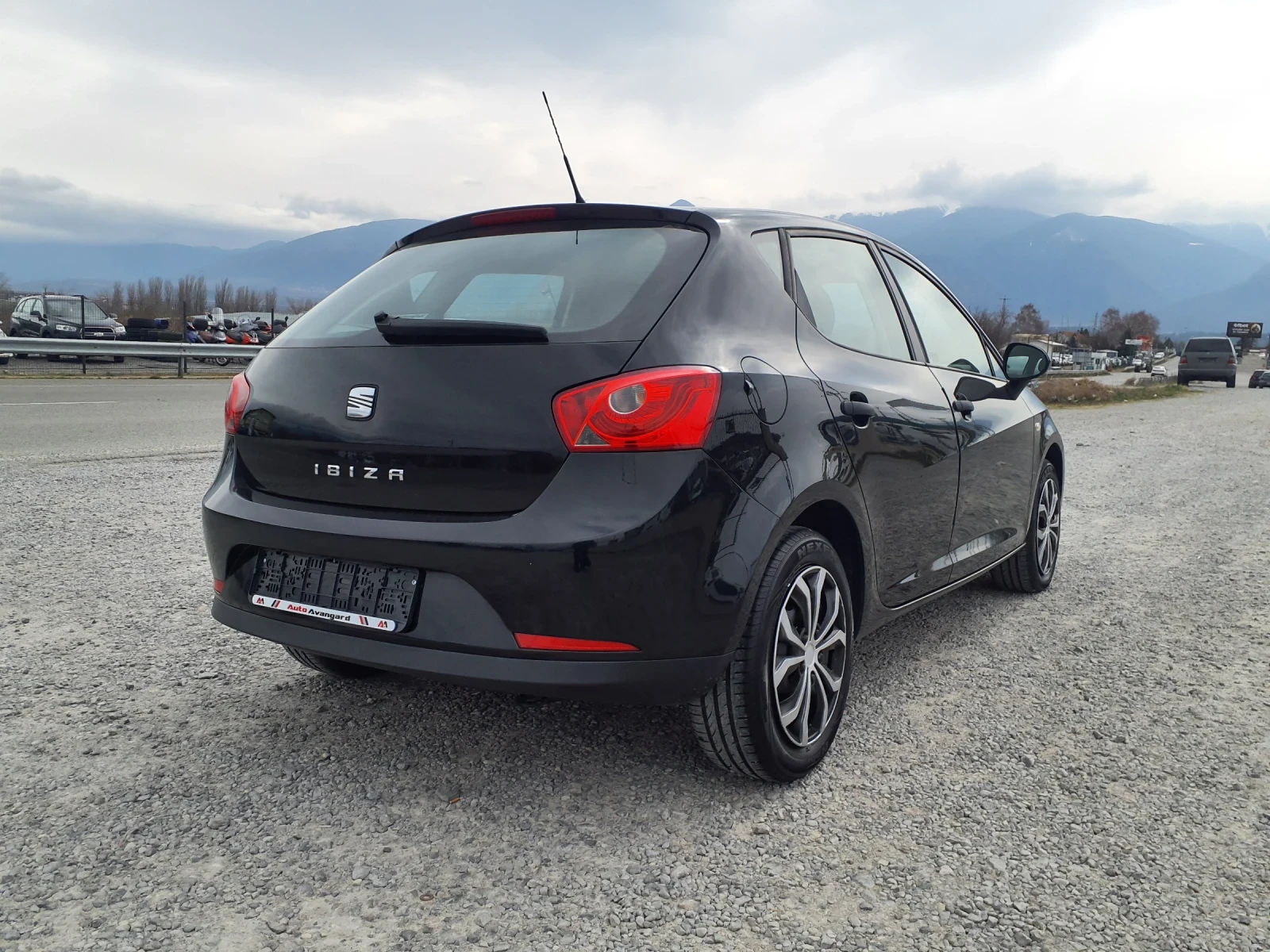 Seat Ibiza 1.2TDI NEW LINE , снимка 4 - Автомобили и джипове - 53978756