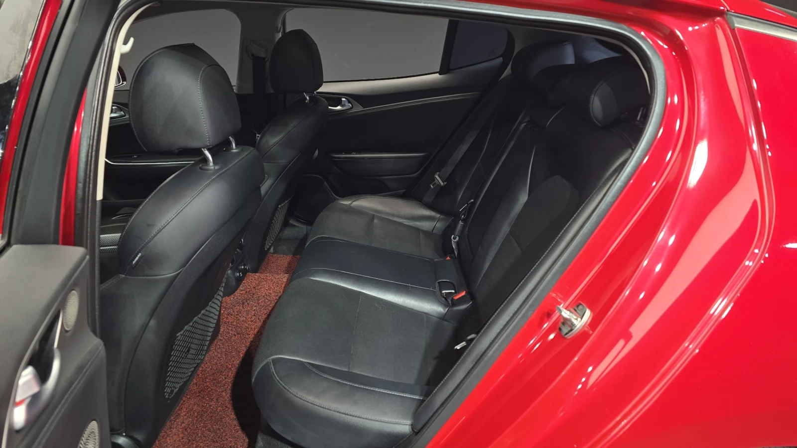 Kia Stinger 2.0T 2WD DREAM EDITION autogeorge.com, снимка 11 - Автомобили и джипове - 54124159