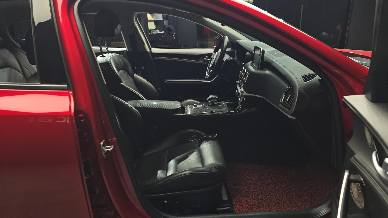 Kia Stinger 2.0T 2WD DREAM EDITION autogeorge.com, снимка 9 - Автомобили и джипове - 54124159