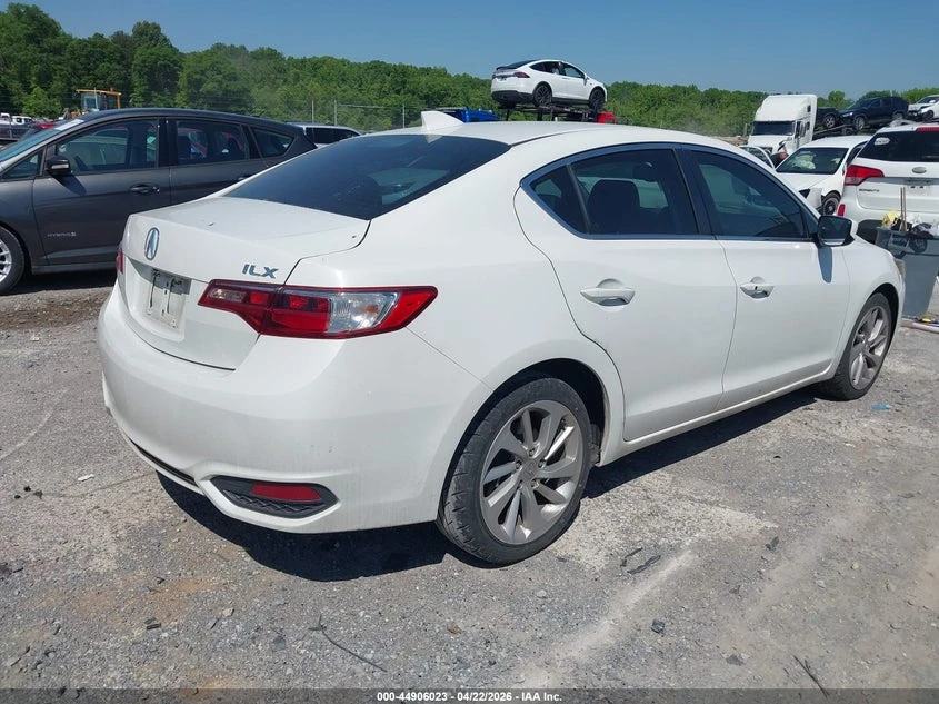 Acura ILX 2.4l Premium Package/Technology Plus Package, снимка 4 - Автомобили и джипове - 54369781