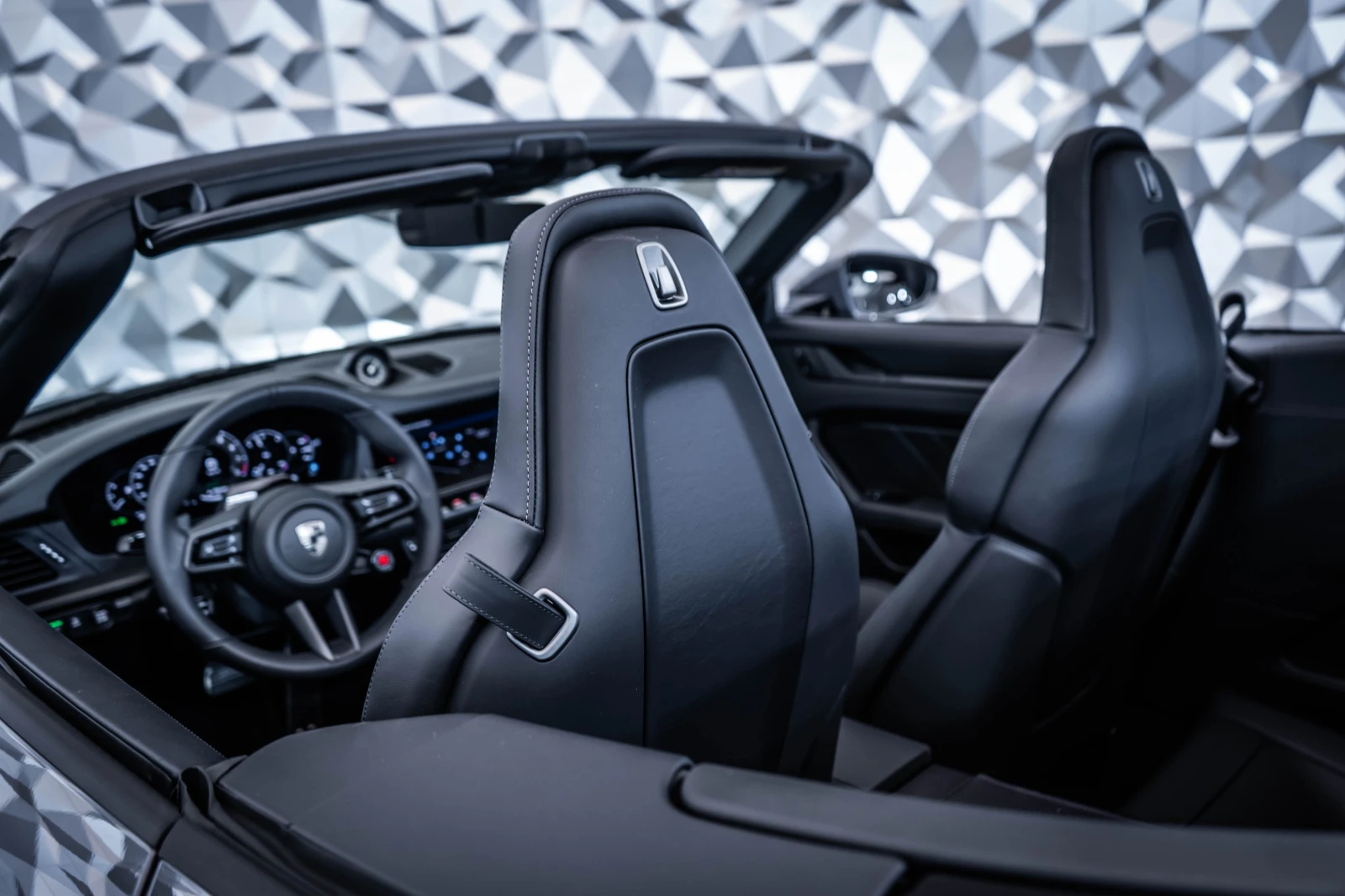 Porsche 911 992.2 Cabriolet* Burmester* 360, снимка 13 - Автомобили и джипове - 54411896