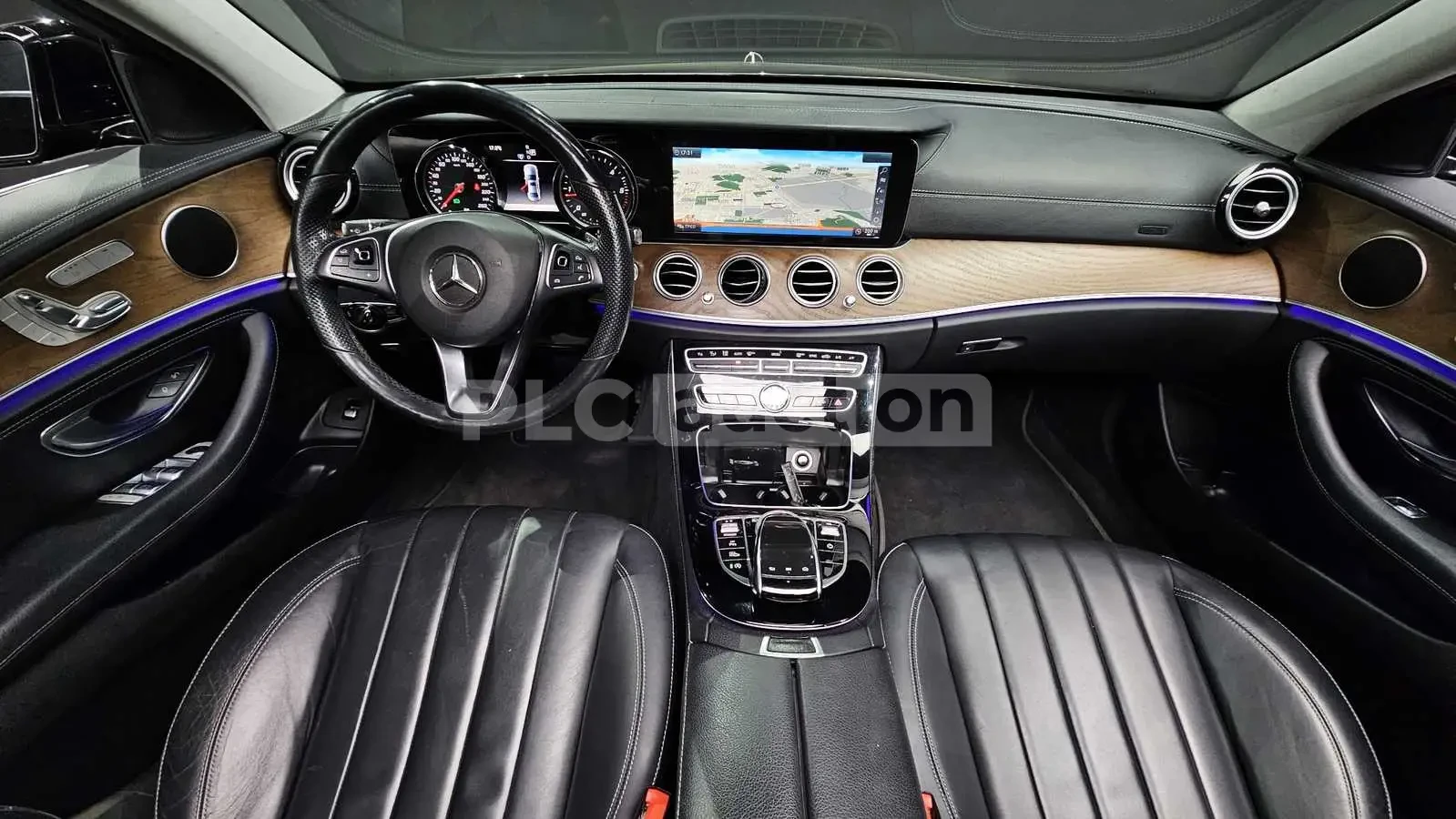 Mercedes-Benz E 220 d 4MATIC* DISTRONIC* ПОДГРЕВИ* , снимка 5 - Автомобили и джипове - 54567589