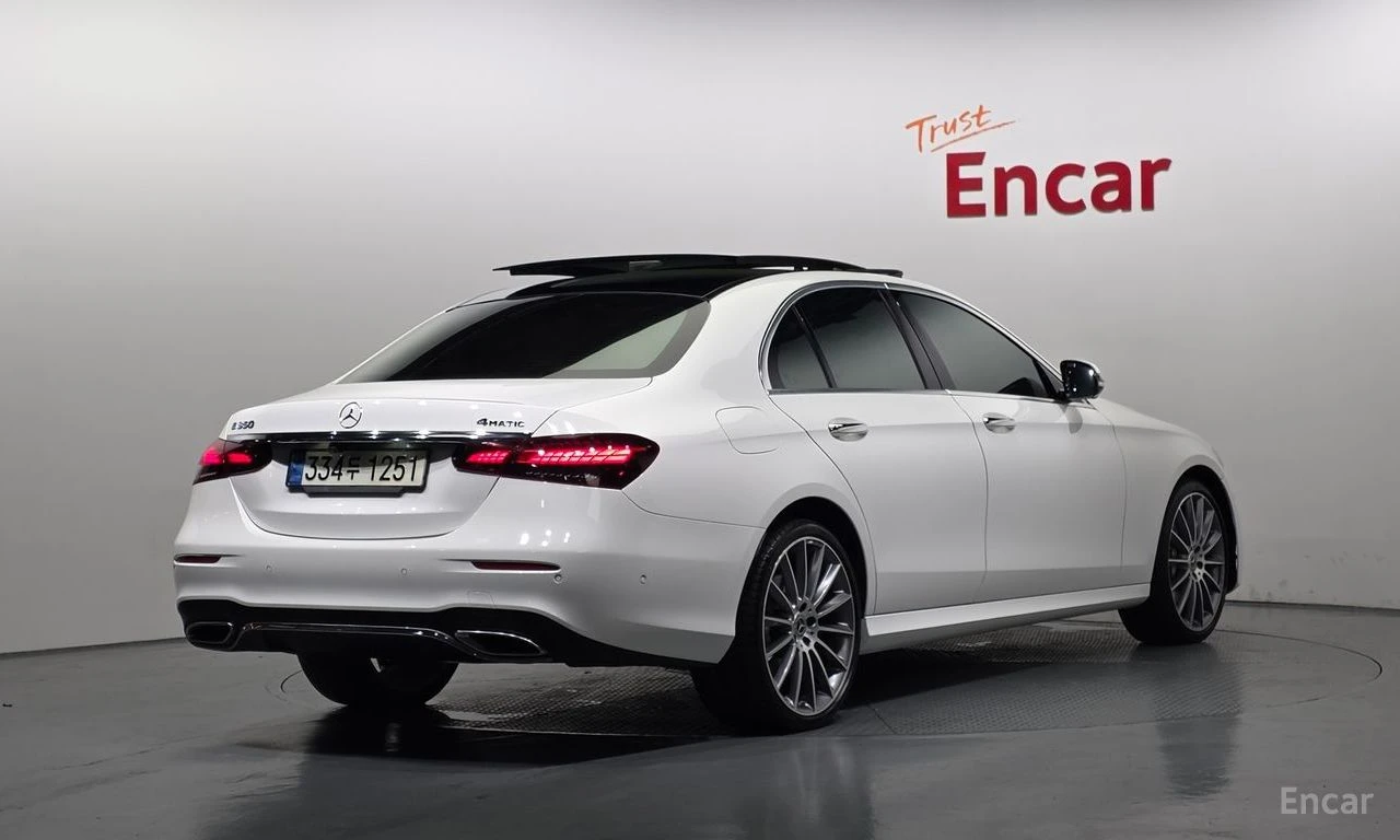 Mercedes-Benz E 350 4MATIC* AMG* LINE* BURMESTER* ХЕДЪП* ДИГИТАЛНО* ТА, снимка 2 - Автомобили и джипове - 54916306