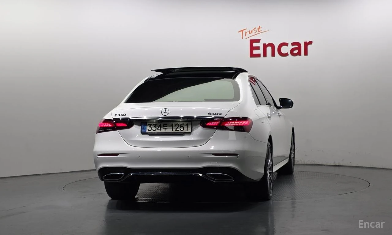 Mercedes-Benz E 350 4MATIC* AMG* LINE* BURMESTER* ХЕДЪП* ДИГИТАЛНО* ТА, снимка 4 - Автомобили и джипове - 54916306
